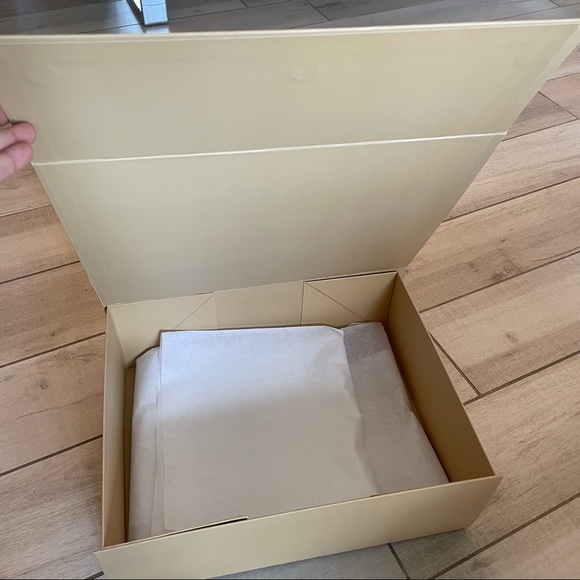 Michael Kors Box, medium Gift Box, Gift Wrapping Box, Michael Kors storag… - Picture 8 of 10
